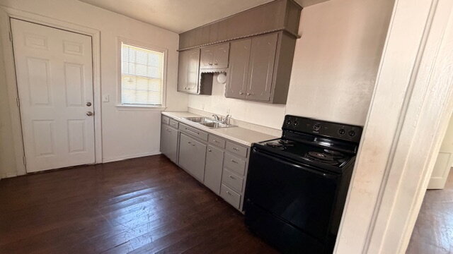 Photo - 2-Bedroom, 1- Bathroom Brick Residence Apartment