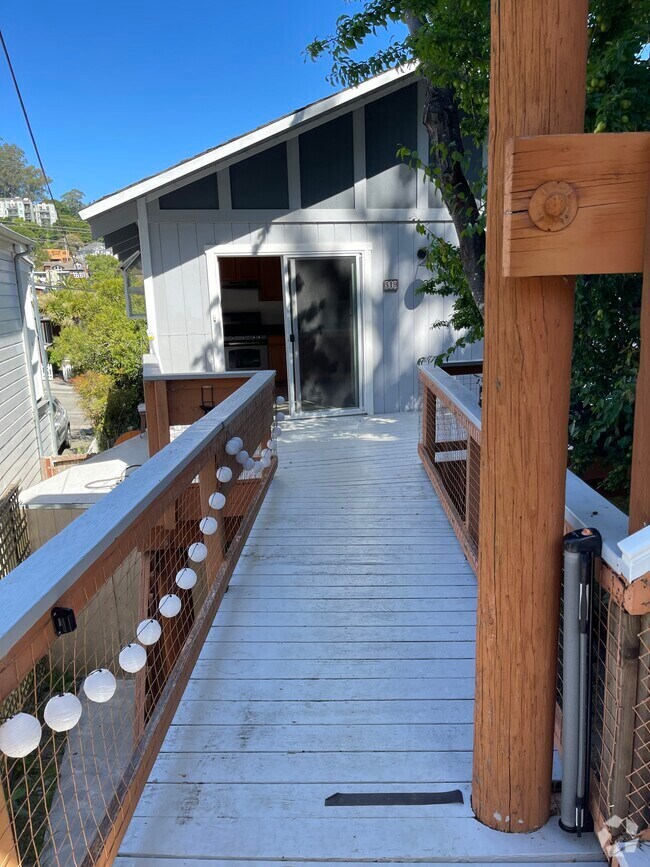 Toyon Terraces Pet Friendly Apartments for Rent Sausalito, CA 4