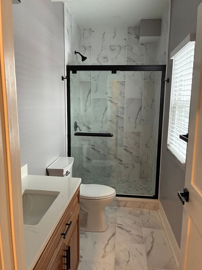 Foto del edificio - Every Bedroom Has a Private Bath!!! Balcony, AC, Laundry! New Reno! Avail NOW!