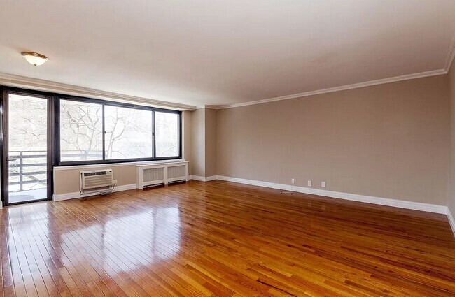Foto del edificio - 786 Columbus Ave