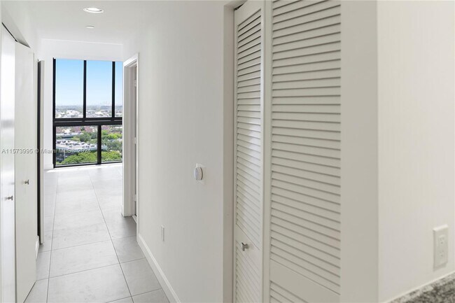 Foto del edificio - 5350 NW 84th Ave
