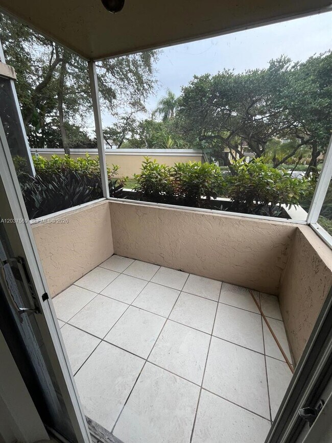 Foto del edificio - 4800 NW 102nd Ave
