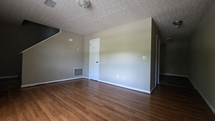 Building Photo - Townhouse in Mayflower Apartments