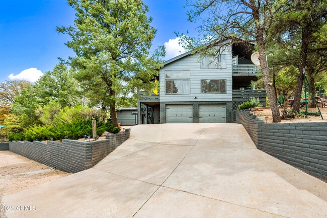 Building Photo - 1207 N Arrowhead Dr