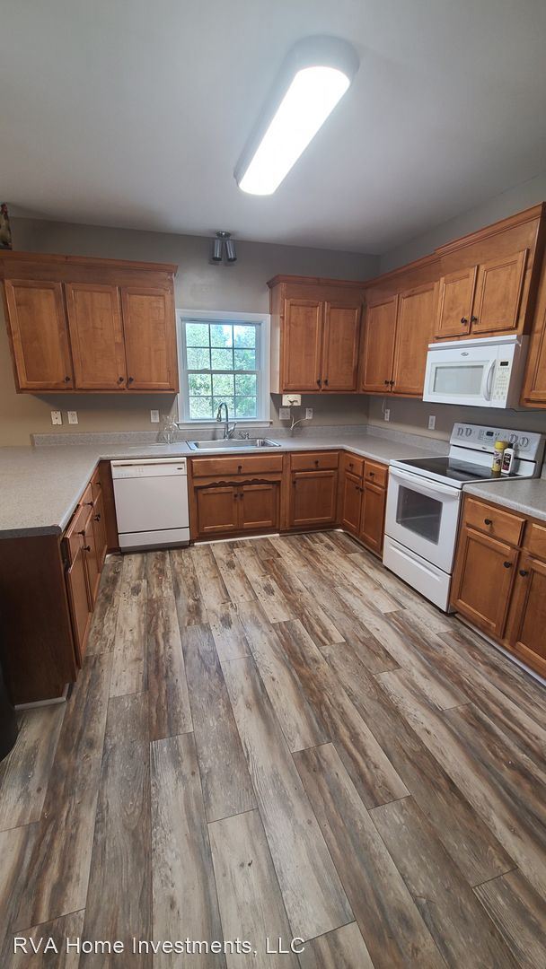 Building Photo - 3 br, 2 bath House - 6112 Caroline Vines C...