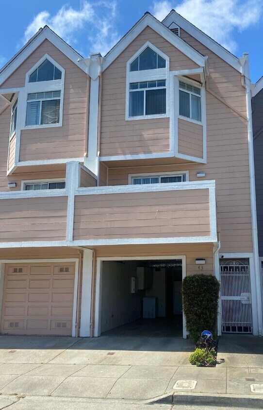 43 Bowman Ct, San Francisco, CA 94124 Townhome Rentals in San