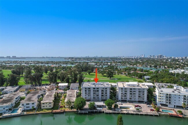 Foto del edificio - 130 S Shore Dr