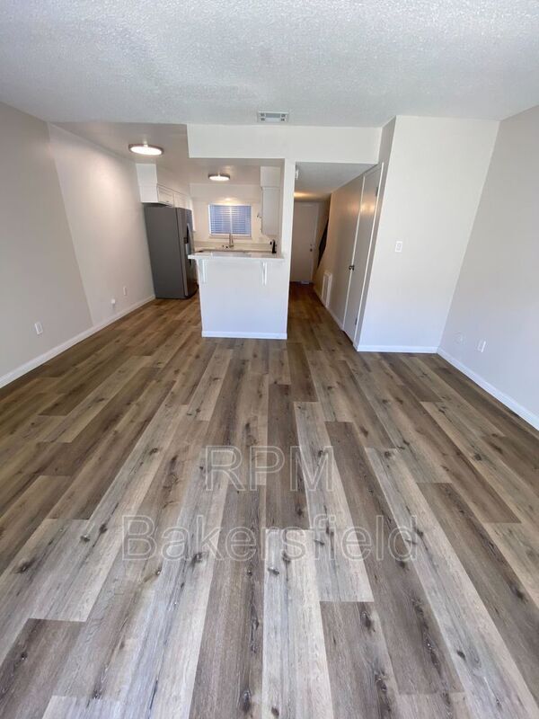 Building Photo - 2411 Olive St