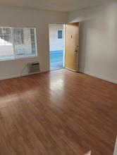 Building Photo - 14129 Vanowen St