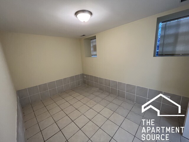 Building Photo - 2300 S Ridgeway Ave