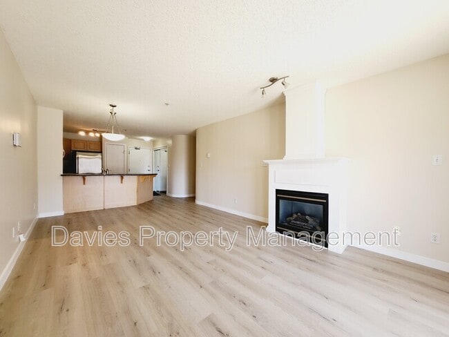 Building Photo - 4312-4139 139 Ave NW