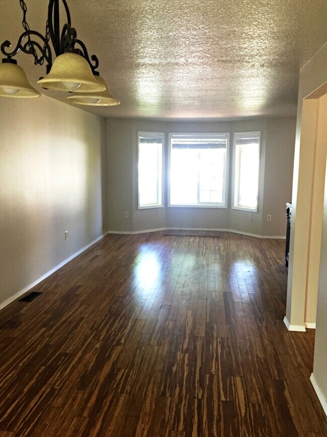 Foto del edificio - 4-Bedroom in Desirable Prune Hill Neighborhood in Camas!