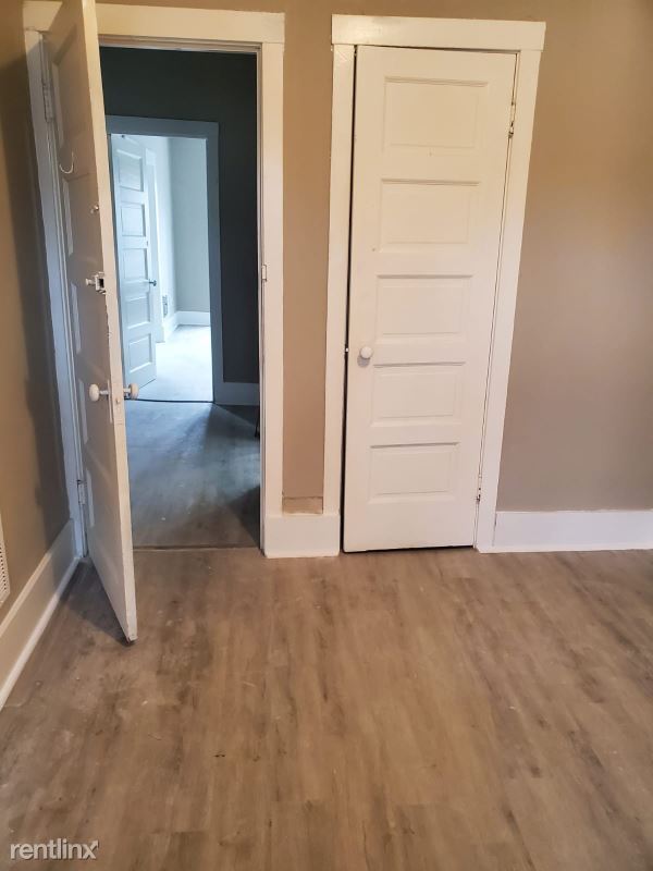 Building Photo - 3 br, 1 bath Townhome - 7507 Lawnview Ave