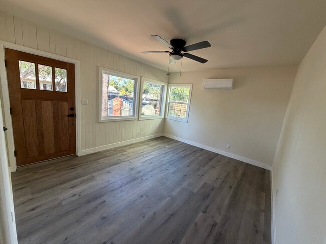 Foto del edificio - 2922 Glenhurst Ave