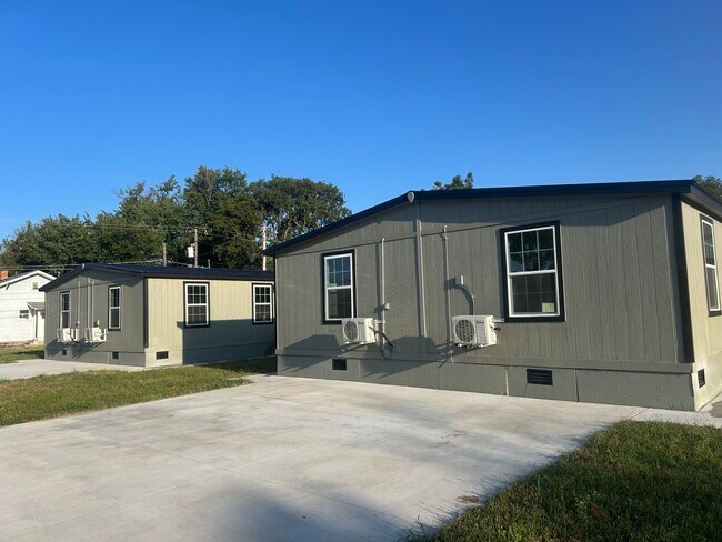 Foto del edificio - 305 W Broadway Ave