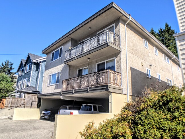 Foto del edificio - 2216 NW 59th St