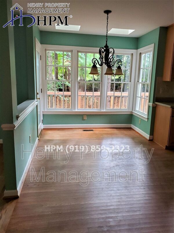 Building Photo - 205 Parkmeadow Dr