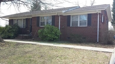 Building Photo - 1801 W Meadowview Rd