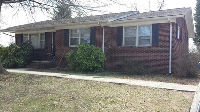 Building Photo - 1801 W Meadowview Rd