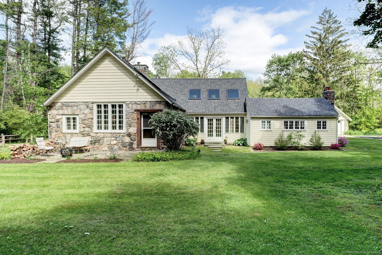 Foto principal - 75 Church Hill Rd