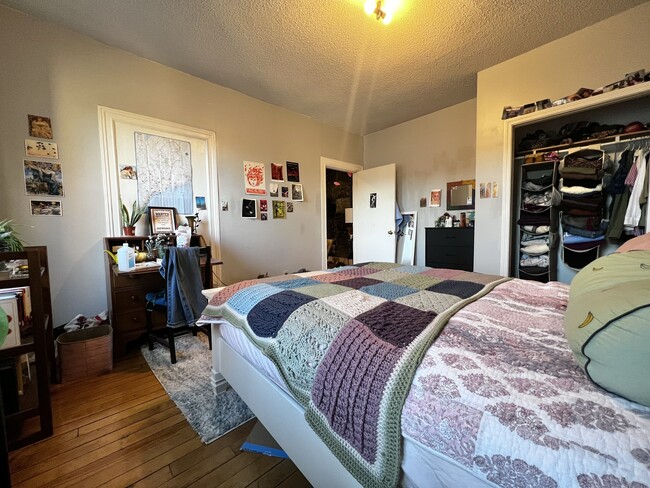 Building Photo - 18 Glenville Ave