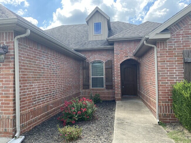 Building Photo - 6202 W Sage Dr