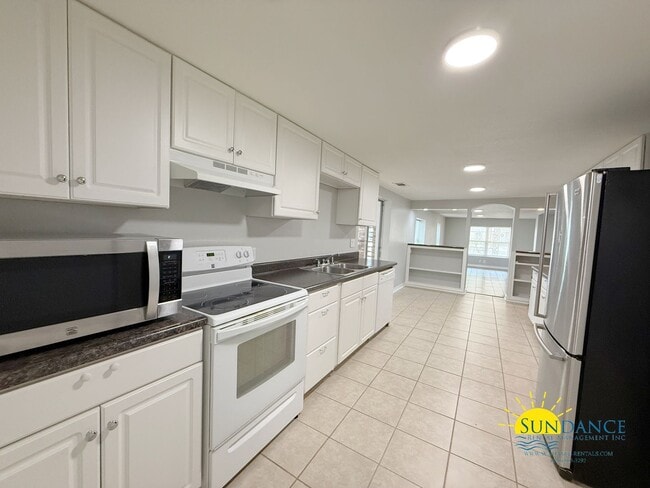 Building Photo - Charming 2 Bedroom Home in Crestview!