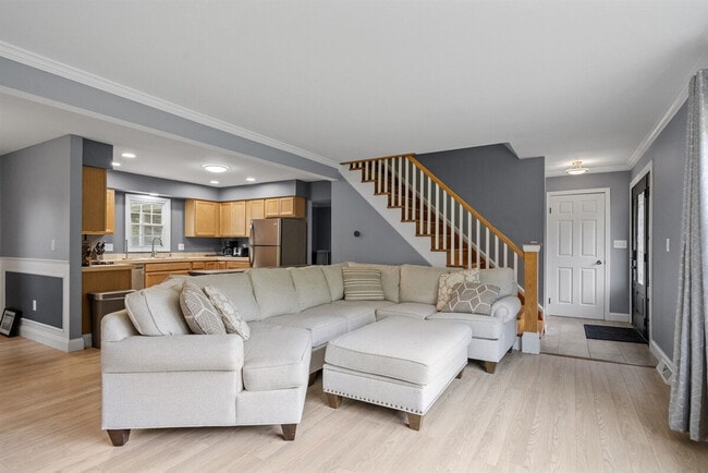 Foto del edificio - 2 Meadow Ln