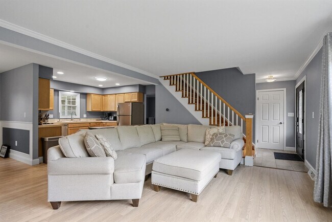 Foto del edificio - 2 Meadow Ln