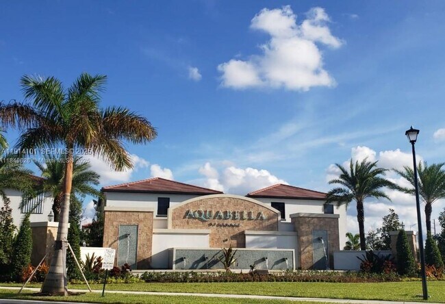 Foto del edificio - 3310 W 114th Terrace