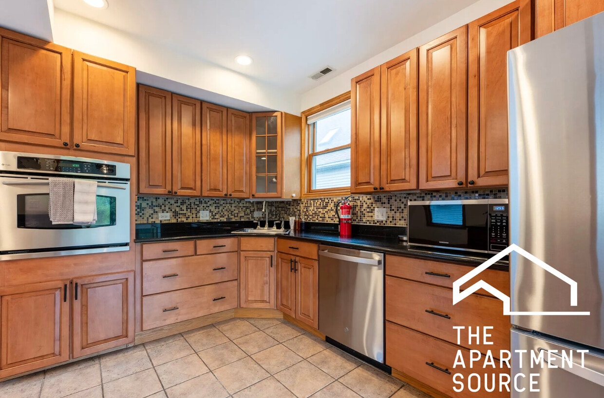 Foto principal - 3913 N Kenneth Ave