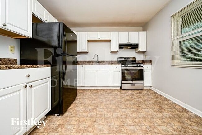 Building Photo - 774 Plainville Cir SW
