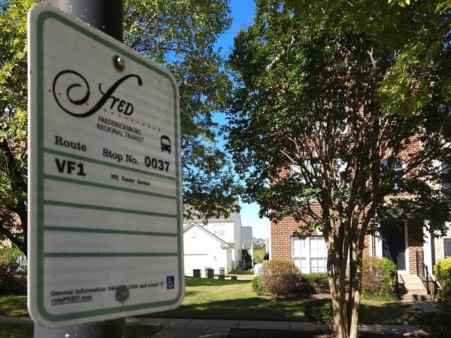 Foto del edificio - 4 BR Townhouse in Idlewild