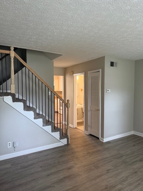 Foto del edificio - 2BR/1BA duplex in cul-de-sac located in th...