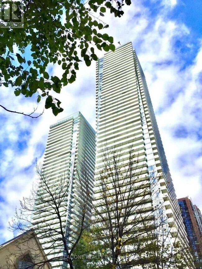 Building Photo - 1080 Bay St.