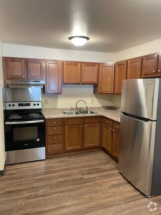 Building Photo - Stillwell Townhomes