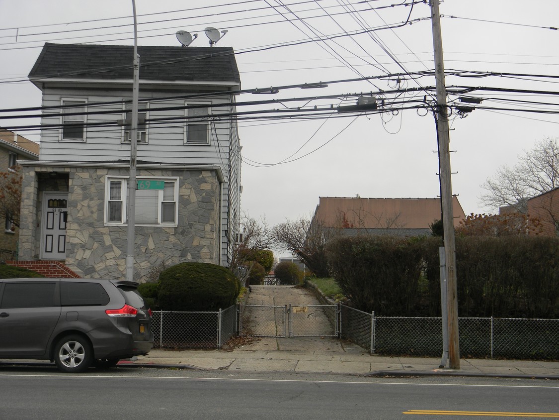 Primary Photo - 5383 69th St