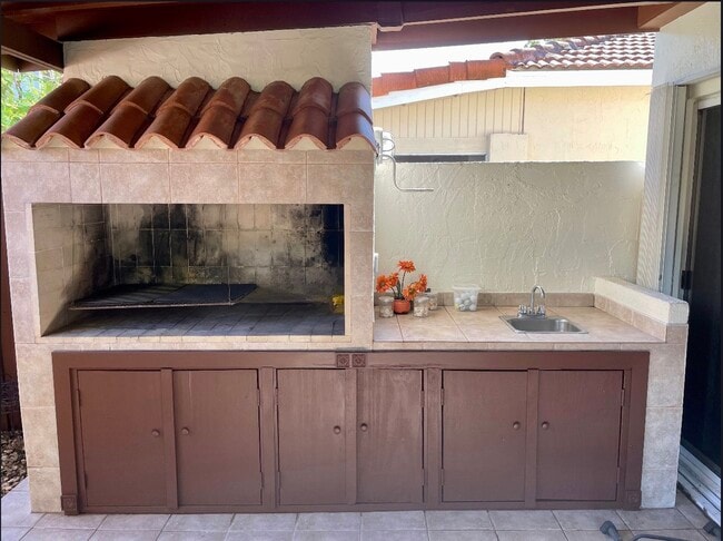 Foto del edificio - 5773 NW 99th Ave