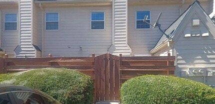Building Photo - 595 Wedgewood Dr