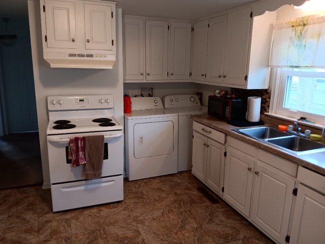 Building Photo - 257 Buttonwood Ave