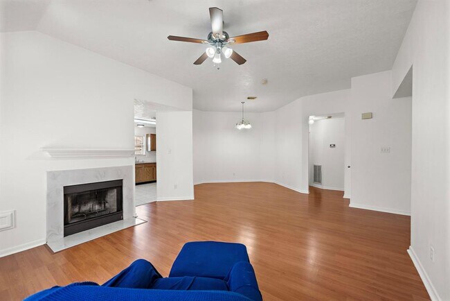 Building Photo - 12314 Grove Meadow Dr