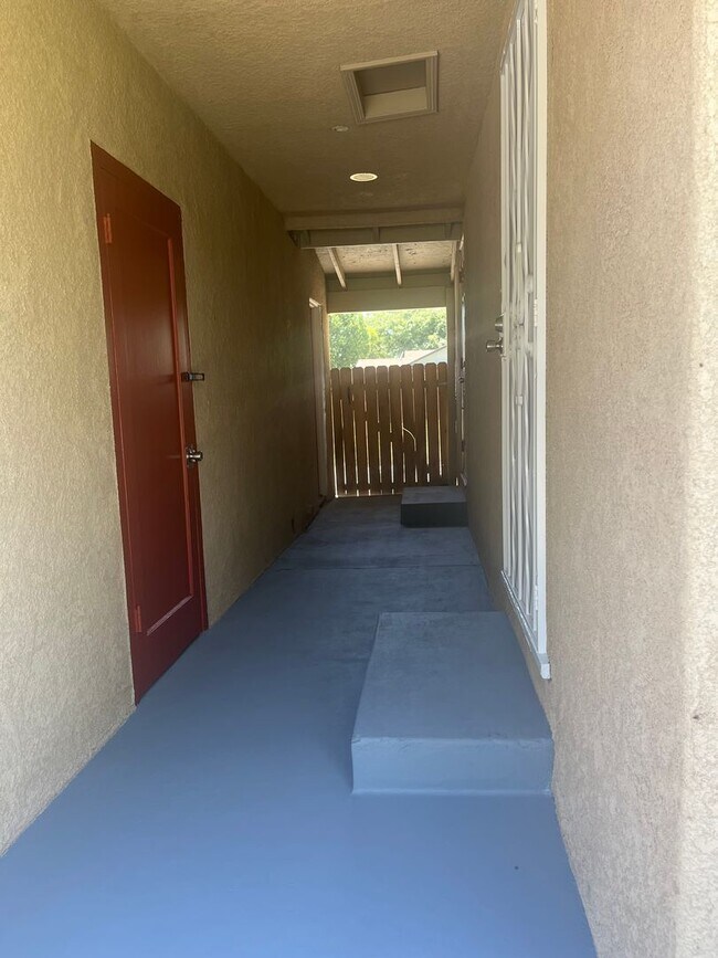 Foto del edificio - 623 N Gem St