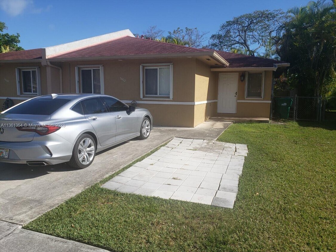 9402 SW 169th St, Palmetto Bay, FL 33157 Townhome Rentals in Palmetto