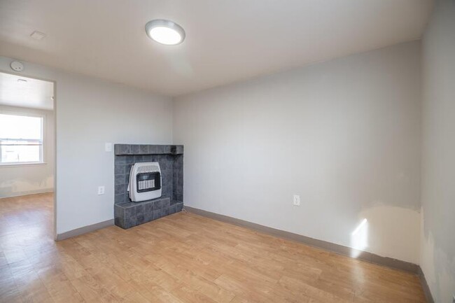 Building Photo - 1109 9th St