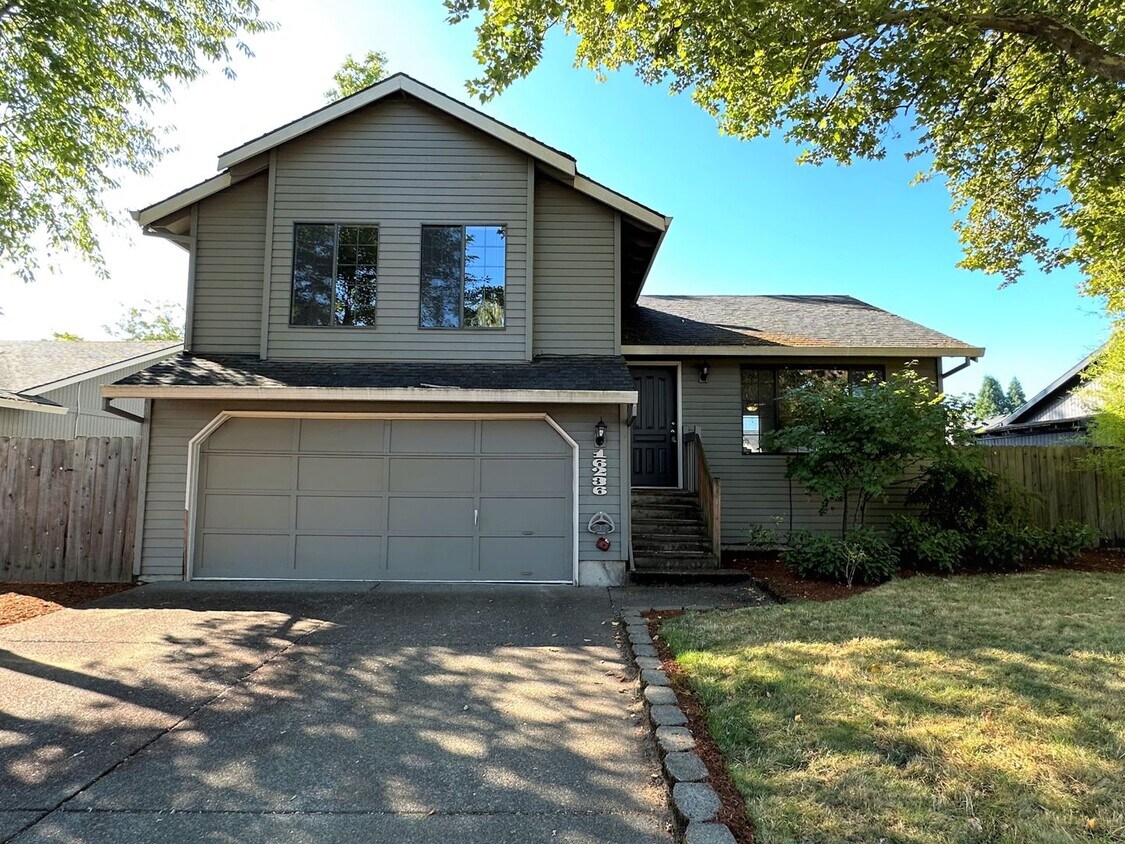 Foto principal - 16236 NW Lyndel Ln