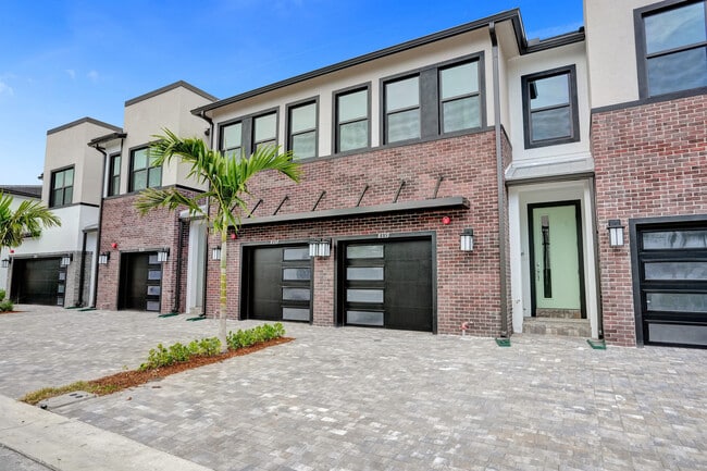 Building Photo - 767 NW 82nd Ter