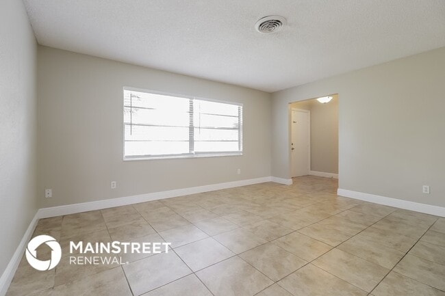 Building Photo - 734 Dunhill Dr