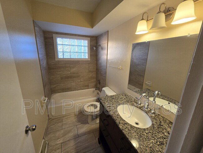 Foto del edificio - 6901 N 42nd St