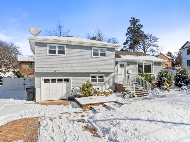 Building Photo - 446 Roedel Plz
