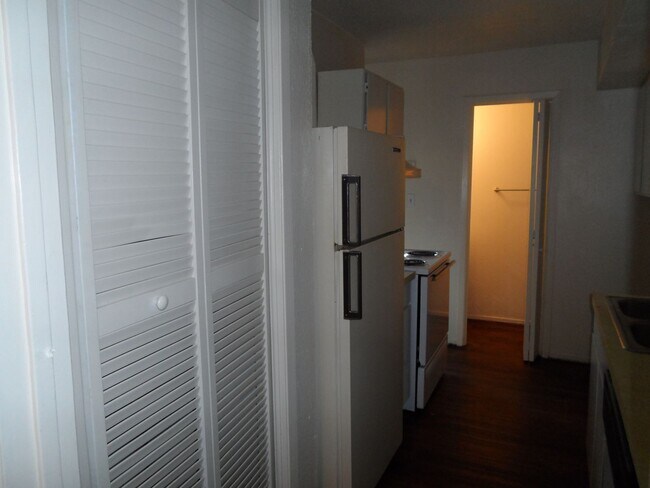 Foto del edificio - College Station -2 bedroom /1.5 bath Townhome-Style Fourplex on TAMU Shuttle Route!